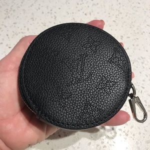 Round Black Leather Louis Vuitton pouch